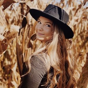 Meet your Posher, Grace